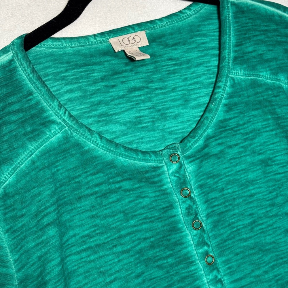 LOGO Lori Goldstein Perdita Henley Green Distressed Cotton Slub Top Pockets L